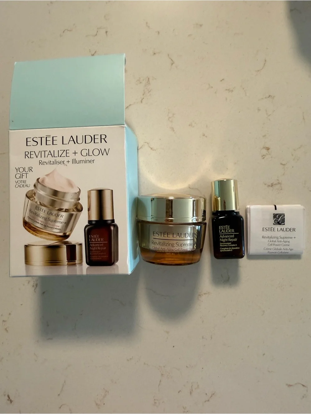 Estée Lauder Revitalize + Glow Set Revitaliser + Illuminer travel set - Picture 4 of 6